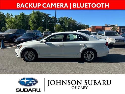 Pure White 2016 Volkswagen Passat 1.8T SE w/Technology