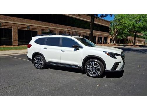 Crystal White Pearl 2026 Subaru Ascent Touring