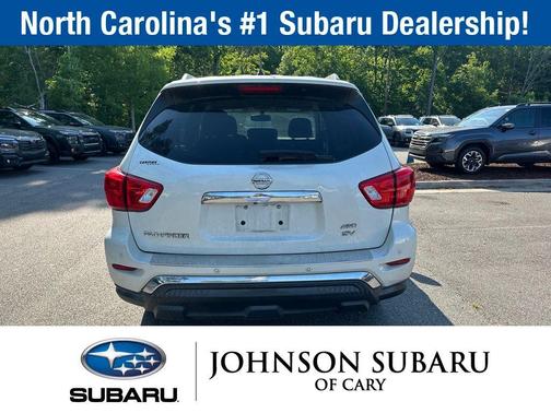 White 2017 Nissan Pathfinder SV