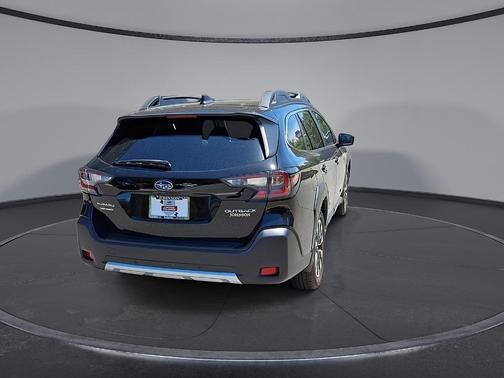 Crystal Black Silica 2025 Subaru Outback Limited