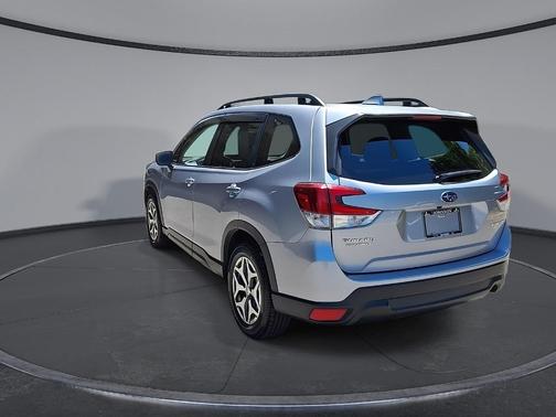 Ice Silver Metallic 2022 Subaru Forester Premium