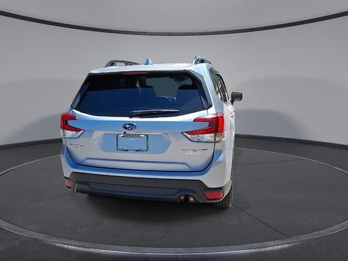 Ice Silver Metallic 2022 Subaru Forester Premium