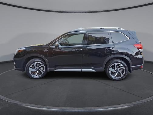 Crystal Black Silica 2024 Subaru Forester Touring
