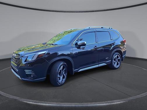 Crystal Black Silica 2024 Subaru Forester Touring