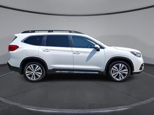 Crystal White Pearl 2021 Subaru Ascent Limited 7-Passenger