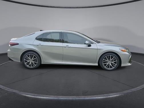 Celestial Silver Metallic 2021 Toyota Camry XLE