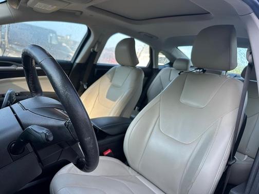 2016 Ford Fusion Hybrid Titanium