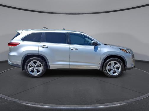 Celestial Silver Metallic 2019 Toyota Highlander Limited