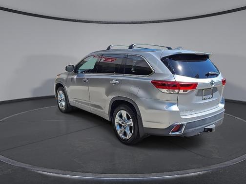 Celestial Silver Metallic 2019 Toyota Highlander Limited