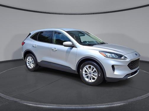 Ingot Silver 2020 Ford Escape SE
