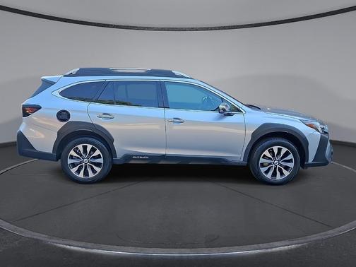 Ice Silver Metallic 2024 Subaru Outback Touring