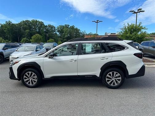 2025 Subaru Outback Base