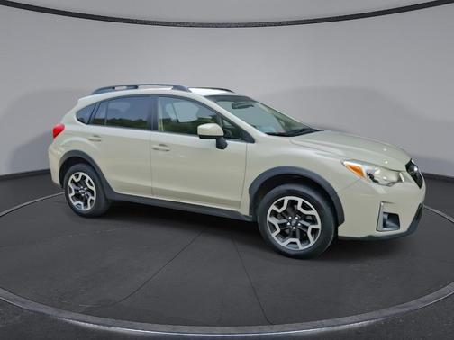 Desert Khaki 2017 Subaru Crosstrek 2.0i Premium