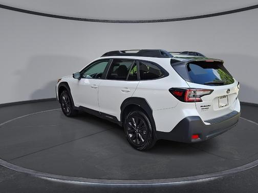 Crystal White Pearl 2025 Subaru Outback Onyx Edition XT