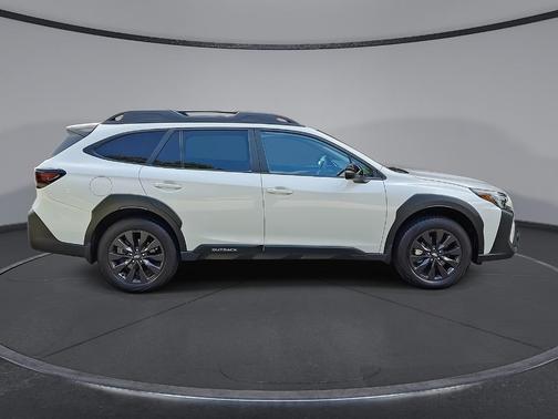 Crystal White Pearl 2025 Subaru Outback Onyx Edition XT