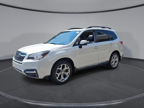 Crystal White Pearl 2018 Subaru Forester 2.5i Touring