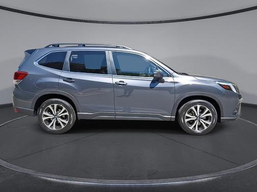 Magnetite Gray Metallic 2024 Subaru Forester Limited