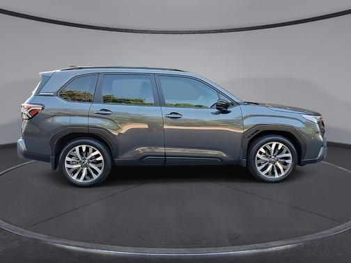Magnetite Gray Metallic 2025 Subaru Forester Touring