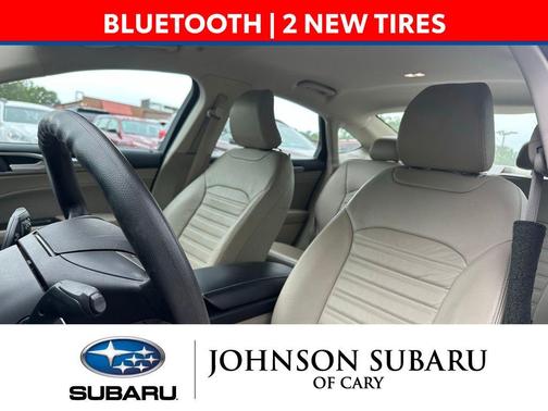White Platinum Clearcoat Metallic 2019 Ford Fusion Hybrid SE