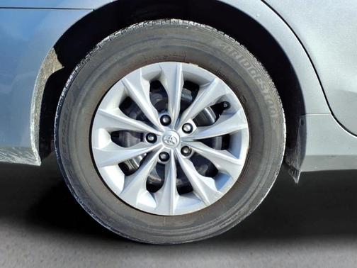 2016 Toyota Camry Hybrid LE