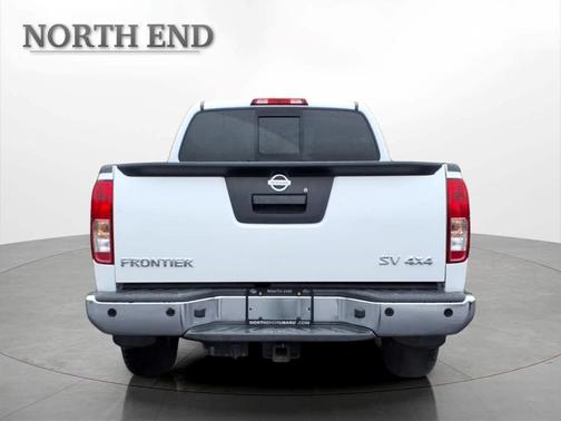 Glacier White 2014 Nissan Frontier SV