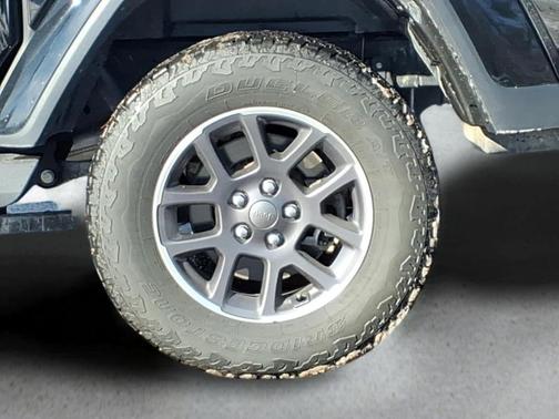 2022 Jeep Gladiator Overland