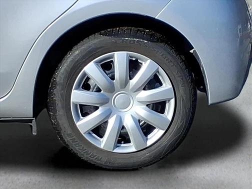 2017 Toyota Yaris LE