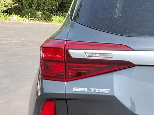 Gravity Gray 2021 Kia Seltos EX