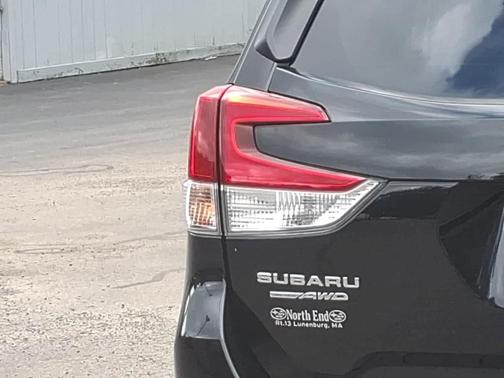 Crystal Black Silica 2024 Subaru Forester Touring