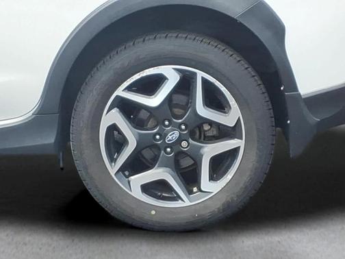 Crystal White Pearl 2019 Subaru Crosstrek 2.0i Limited