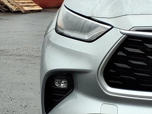 2021 Toyota Highlander LE