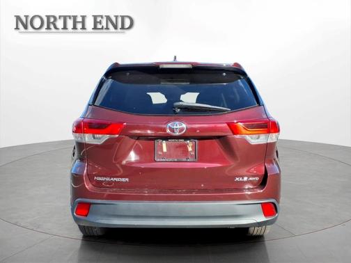 Ooh La La Rouge Mica 2019 Toyota Highlander XLE