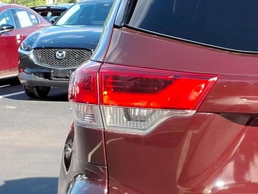 Ooh La La Rouge Mica 2019 Toyota Highlander XLE