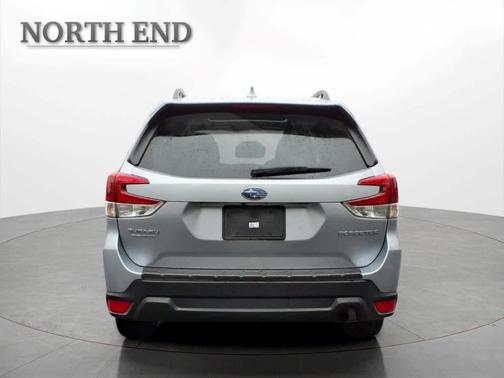 Ice Silver Metallic 2023 Subaru Forester Premium