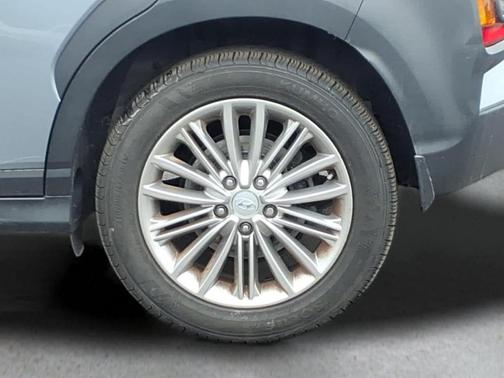 2021 Hyundai KONA SEL Plus