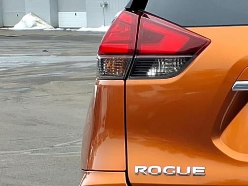 2017 Nissan Rogue SL