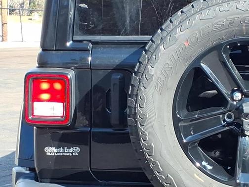 2021 Jeep Wrangler Unlimited Sahara Altitude