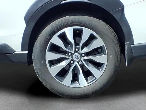 Crystal White Pearl 2023 Subaru Outback Limited