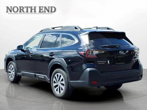 Crystal Black Silica 2023 Subaru Outback Premium