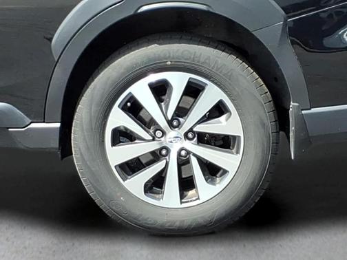 Crystal Black Silica 2023 Subaru Outback Premium
