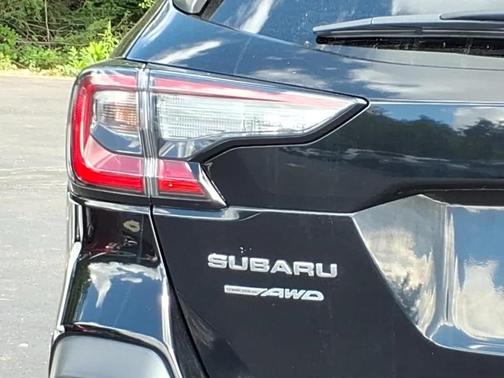 Crystal Black Silica 2023 Subaru Outback Premium