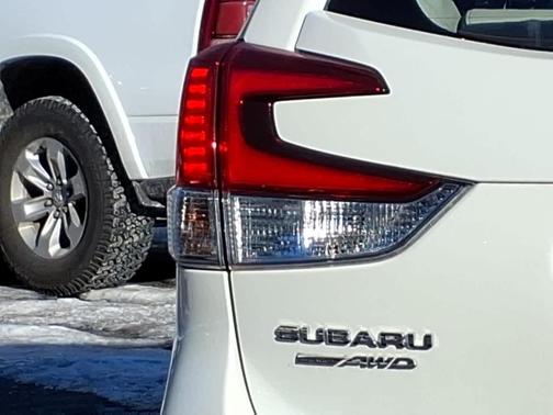 2023 Subaru Forester Base (CVT)