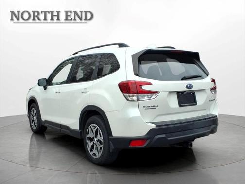 Crystal White Pearl 2020 Subaru Forester Premium