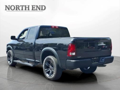 Diamond Black 2022 RAM 1500 Classic SLT