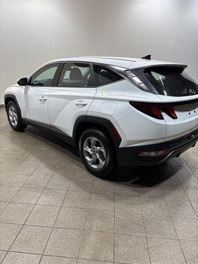 2023 Hyundai TUCSON SE