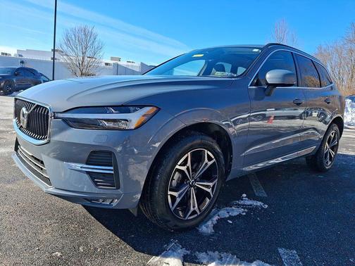 2022 Volvo XC60 B5 Momentum