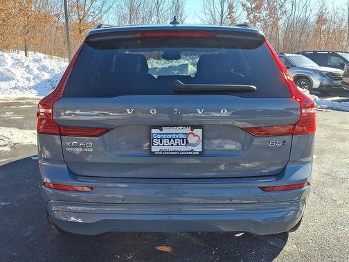 2022 Volvo XC60 B5 Momentum