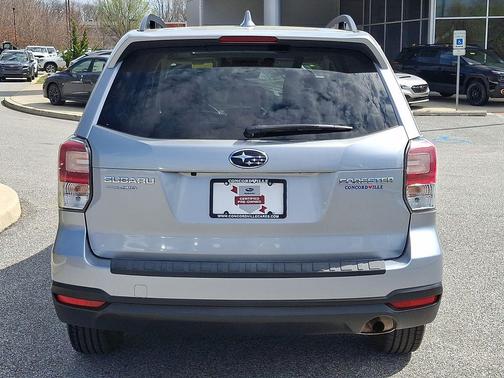 Ice Silver Metallic 2018 Subaru Forester 2.5i Premium