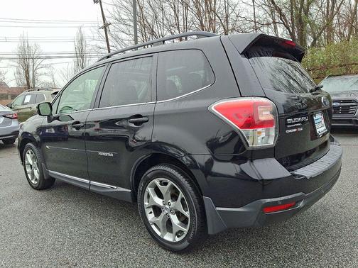 Crystal Black Silica 2018 Subaru Forester 2.5i Touring