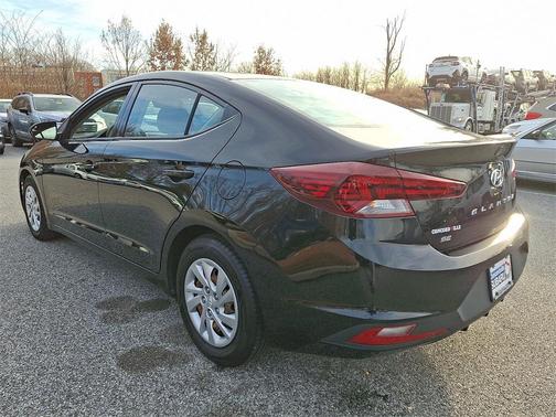 2020 Hyundai ELANTRA SE